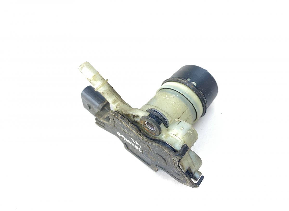Mercedes-Benz A (W176) Adblue насос A0004700400 0004700400 AdBlue Pump MERCEDES-BEN...