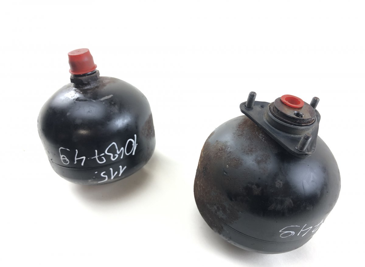Mercedes-Benz A (W169) Air spring load accumulator set A2213270215 Air spring load accumulator set MER...