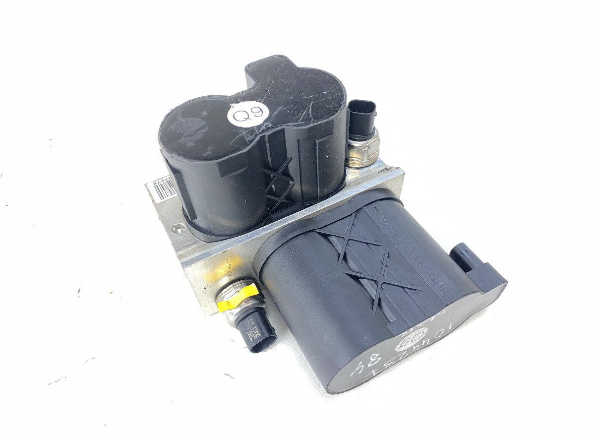 Mercedes-Benz C (W203) Air suspension / self-levelling suspension, other A2213200358 Air suspension / self-levelling sus...