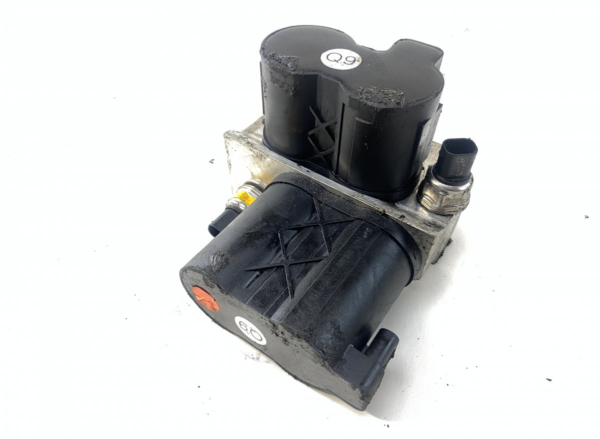 Mercedes-Benz C (W203) Air suspension / self-levelling suspension, other A2213200358 Air suspension / self-levelling sus...
