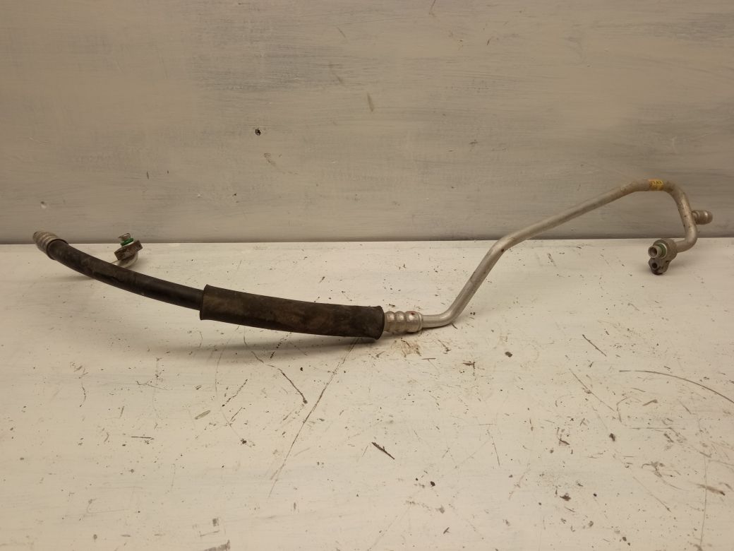 AC-rörledning från kondensor till kompressor KIA SORENTO II (XM) (2009-2015)