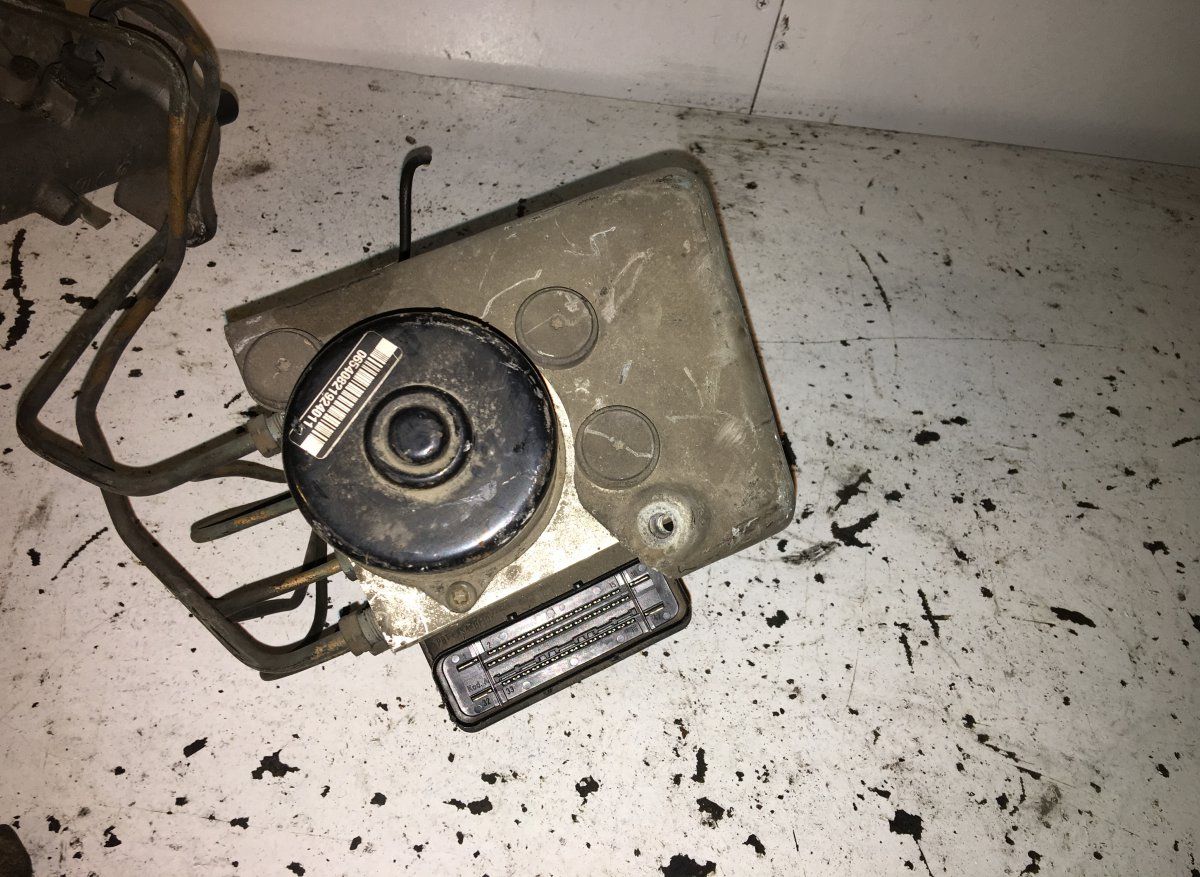ABS hydraulic unit / pump VOLVO S80 I (TS, XY) (1998-2006)