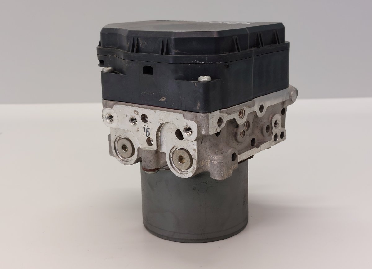 Mazda 6 (GH) ABS hydraulic unit / pump GHR1-437A0 133800-5670 ABS hydraulic unit / pum...