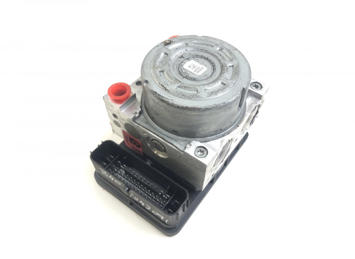 Volkswagen Passat (B8) ABS hydraulic unit / pump 10022010604 10.0220-1060.4 ABS hydraulic unit /...