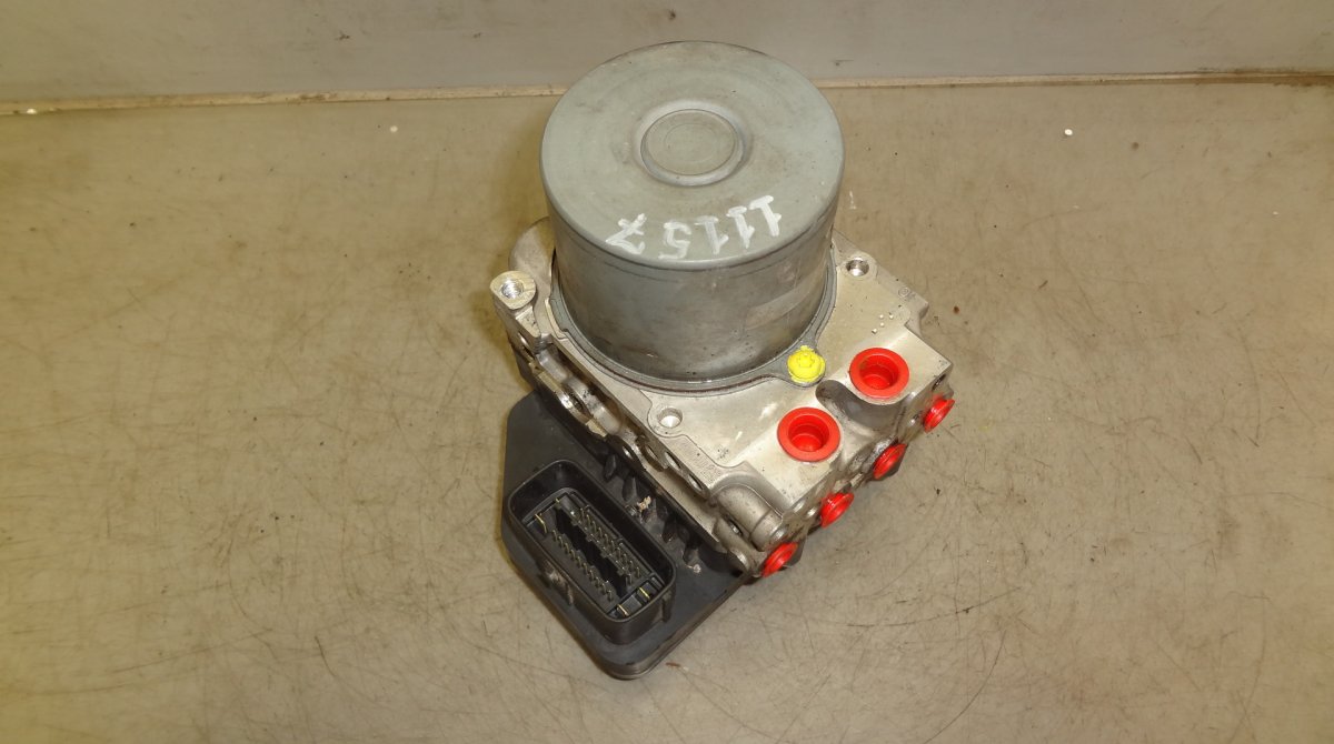 Mazda 6 (GG / GY) ABS hydraulic unit / pump GAM7-437AO ABS hydraulic unit / pump MAZDA 6 (G...