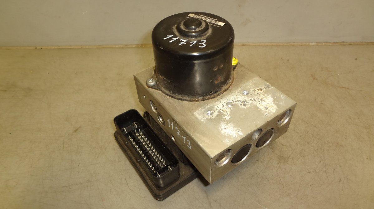 Mercedes-Benz CLK (W209) ABS hydraulic unit / pump A2095452632 ABS hydraulic unit / pump MERCEDES-...