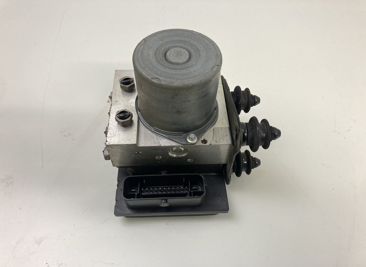 Audi A4 (B8) ABS hydraulic unit / pump 8K0907379CC 8K061451 0265239308 ABS hydraulic u...