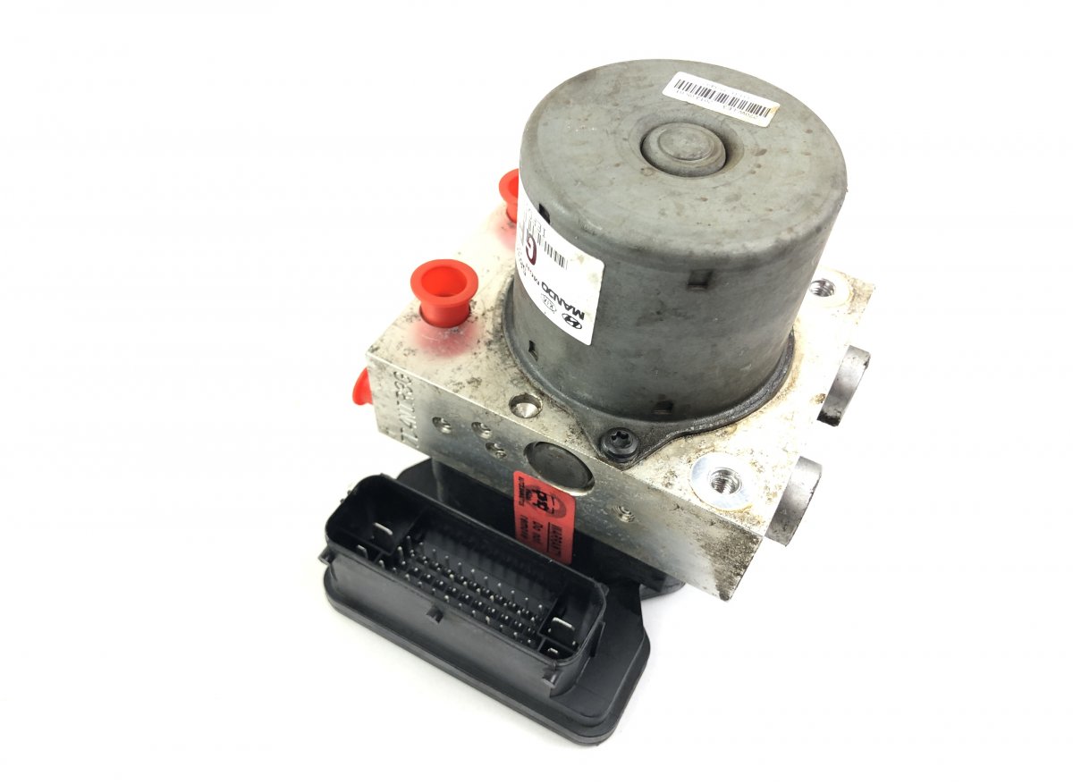 Kia Sorento ABS hydraulic unit / pump 589202P700 BE6003M902 ABS hydraulic unit / pump...