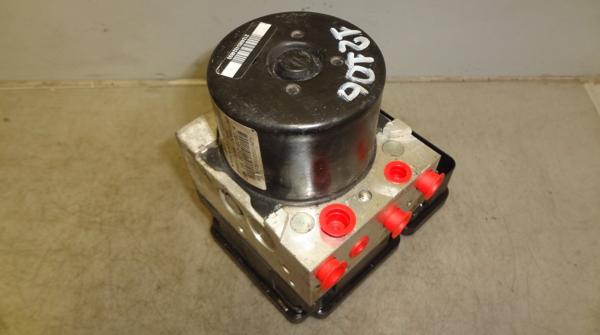 Volvo XC60 ABS hydraulic unit / pump ABS hydraulic unit / pump VOLVO XC60 I (2008-20...