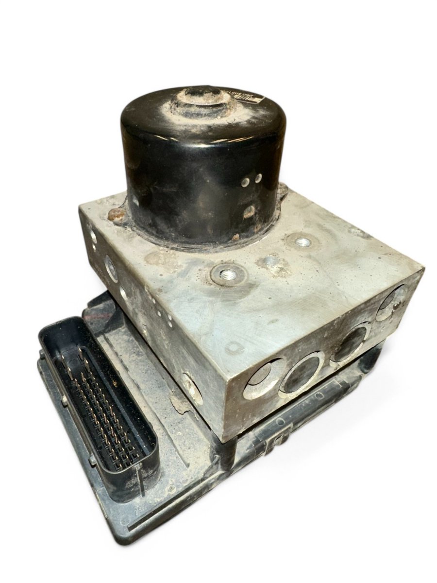 Volvo V70 ABS hydraulic unit / pump 8619466 ABS hydraulic unit / pump VOLVO V70 II ...