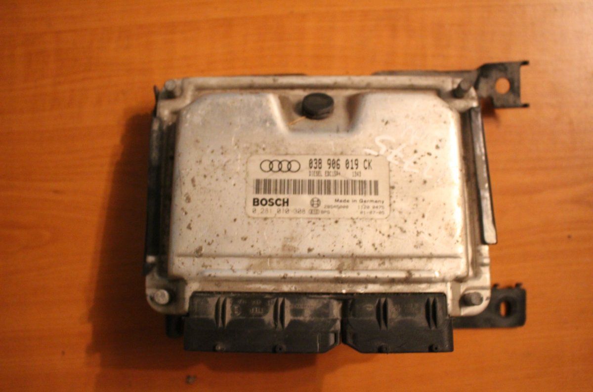038906019CK Engine Control Unit / module (ECU) AUDI A3 (8L1) (1996-2003)