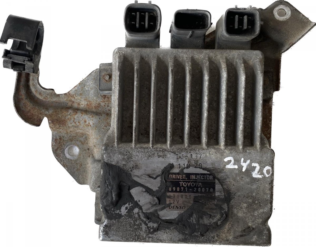Toyota Avensis (T25) Engine Control Unit / module (ECU) Engine Control Unit / module (ECU) TOYOTA AVENS...