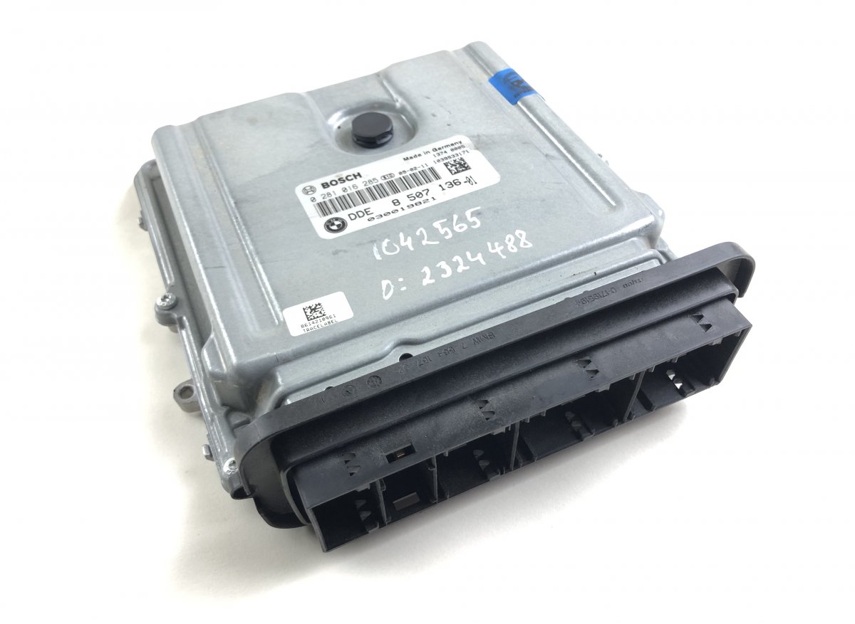 BMW 3 (E90 / E91 / E92 / E93) Engine Control Unit / module (ECU) 0281014726 0281016119 0281016285 0281016838 Eng...