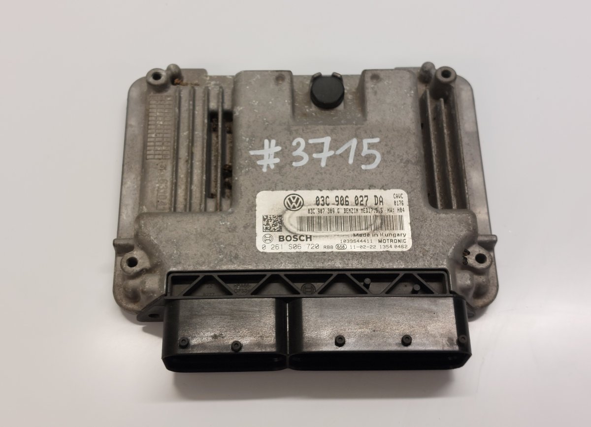 Volkswagen Touran Engine Control Unit / module (ECU) 03C906027DA 0261S06720 Engine Control Unit / mo...
