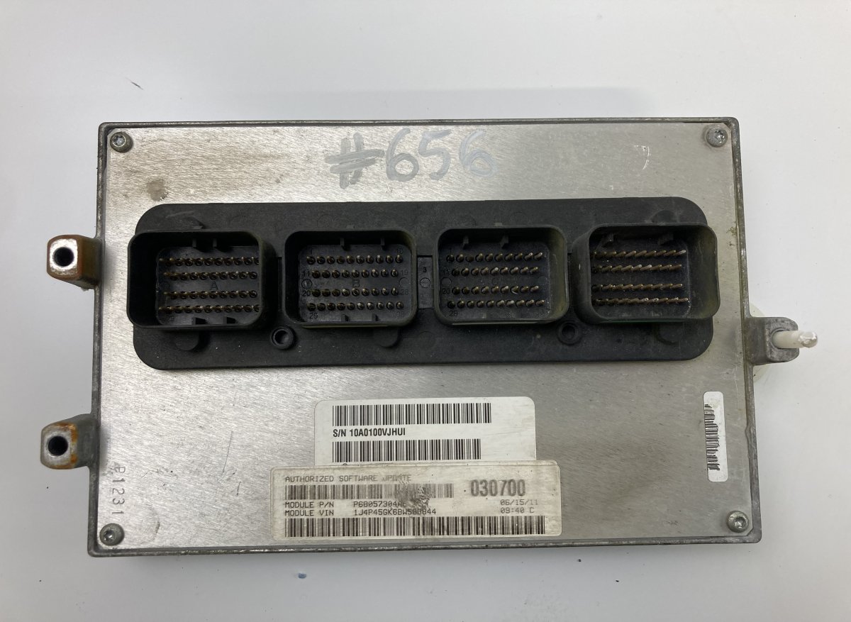 Jeep Cherokee / Liberty (KK) Engine Control Unit / module (ECU) 10A0100VJHUI P68057304AE Engine Control Unit / ...