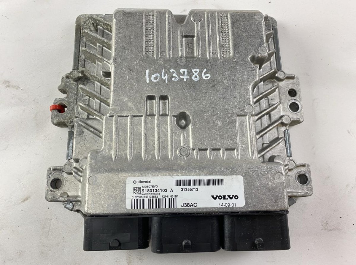 Volvo S60 Engine Control Unit / module (ECU) S180134103 S180134103A Engine Control Unit / mo...