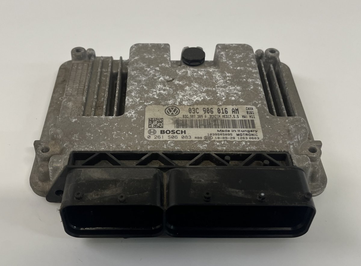Volkswagen Golf 6 Engine Control Unit / module (ECU) 03C906016AM 0261S06083 Engine Control Unit / mo...