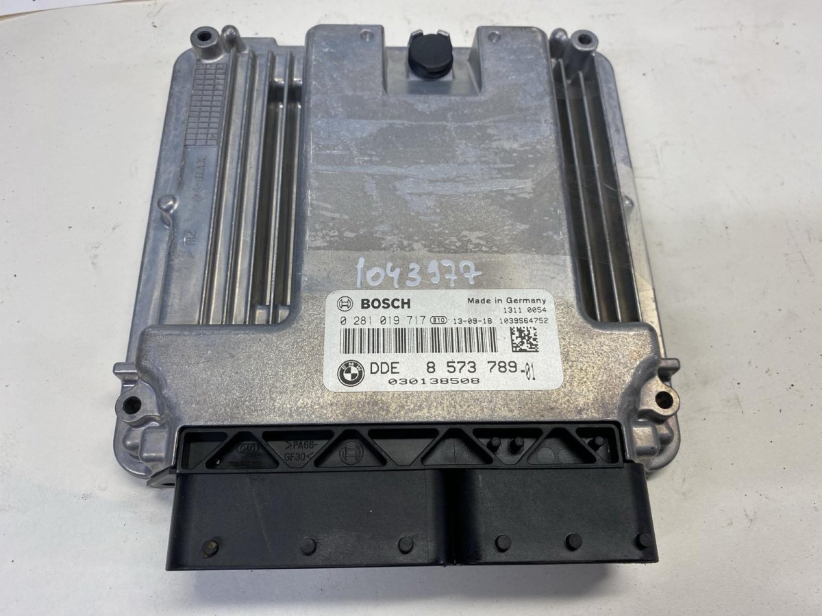 BMW 5 (F10 / F11) Engine Control Unit / module (ECU) 0281031950 0281030741 Engine Control Unit / mod...