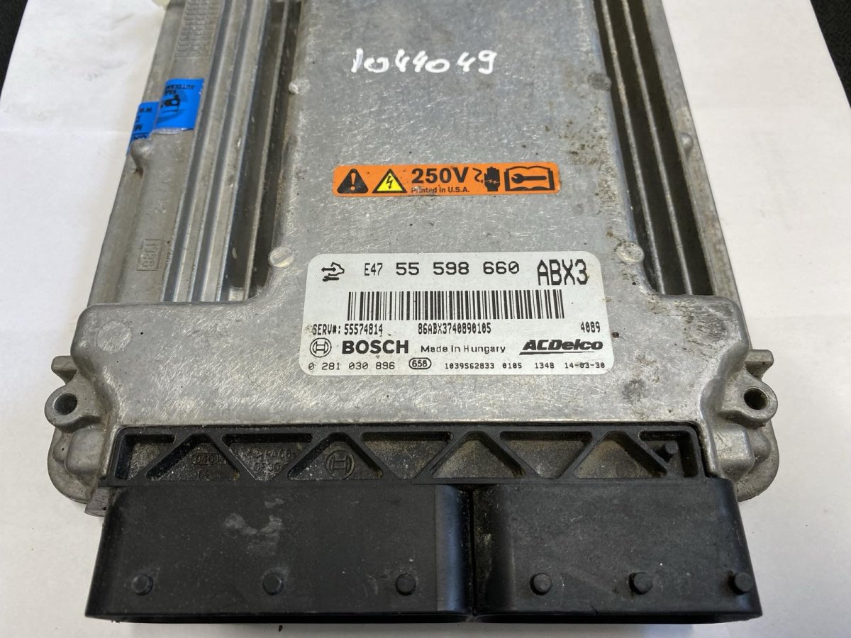 Opel Insignia (A) Engine Control Unit / module (ECU) 0281030896 55598660 Engine Control Unit / modul...