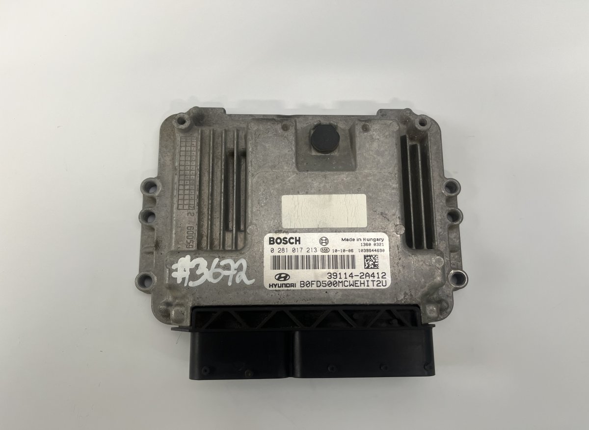 Hyundai i30 Engine Control Unit / module (ECU) 39114-2A412 391142A412 0281017213 Engine Contro...