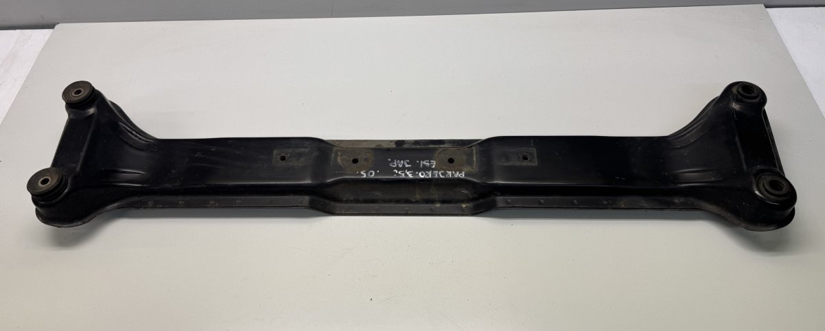Mitsubishi Pajero Engine Beam 1090A001 Engine Beam MITSUBISHI PAJERO III (V60...