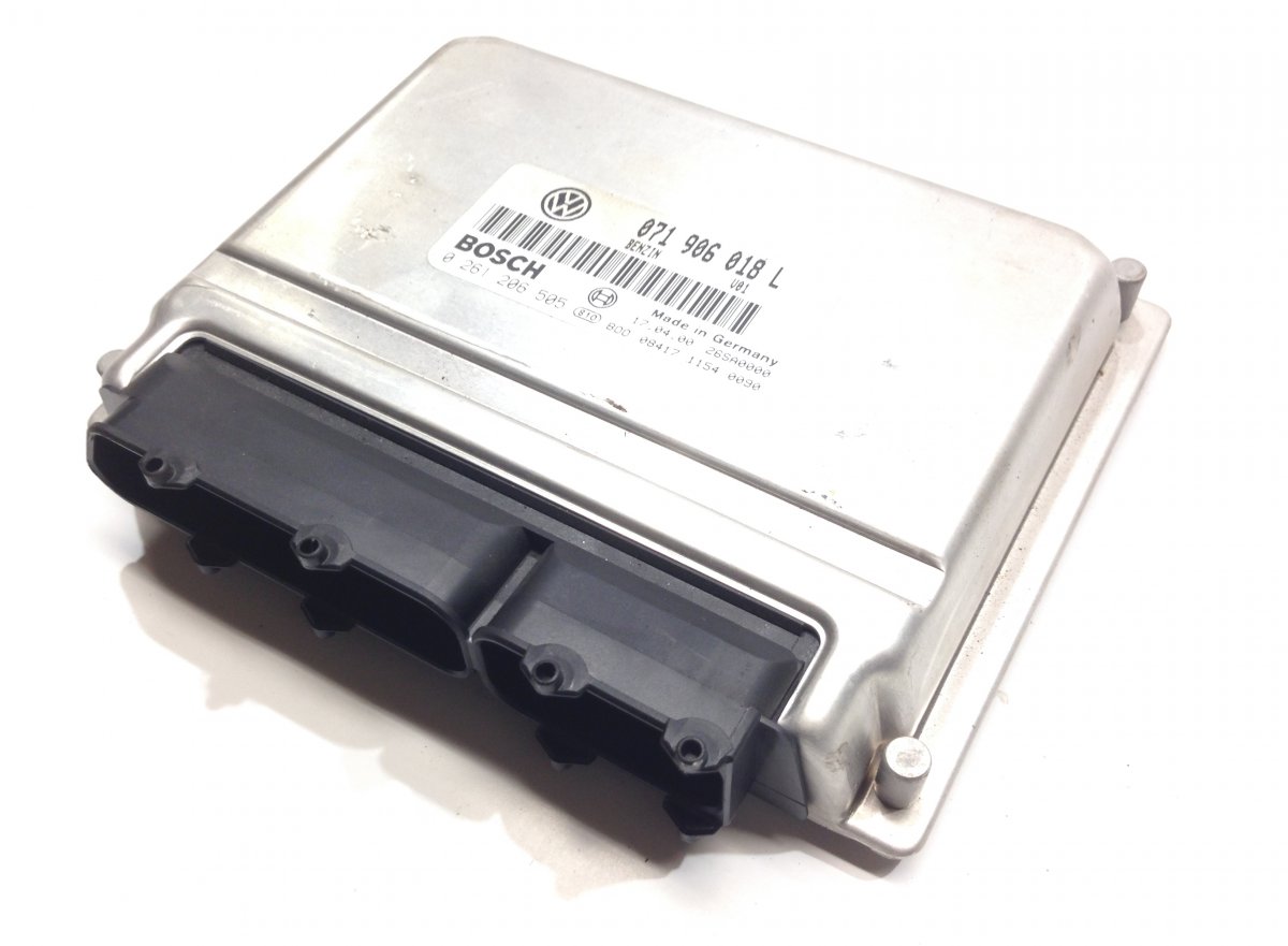 Volkswagen Passat Engine Control Unit / module (ECU) 0261206505 Engine Control Unit / module (ECU) V...