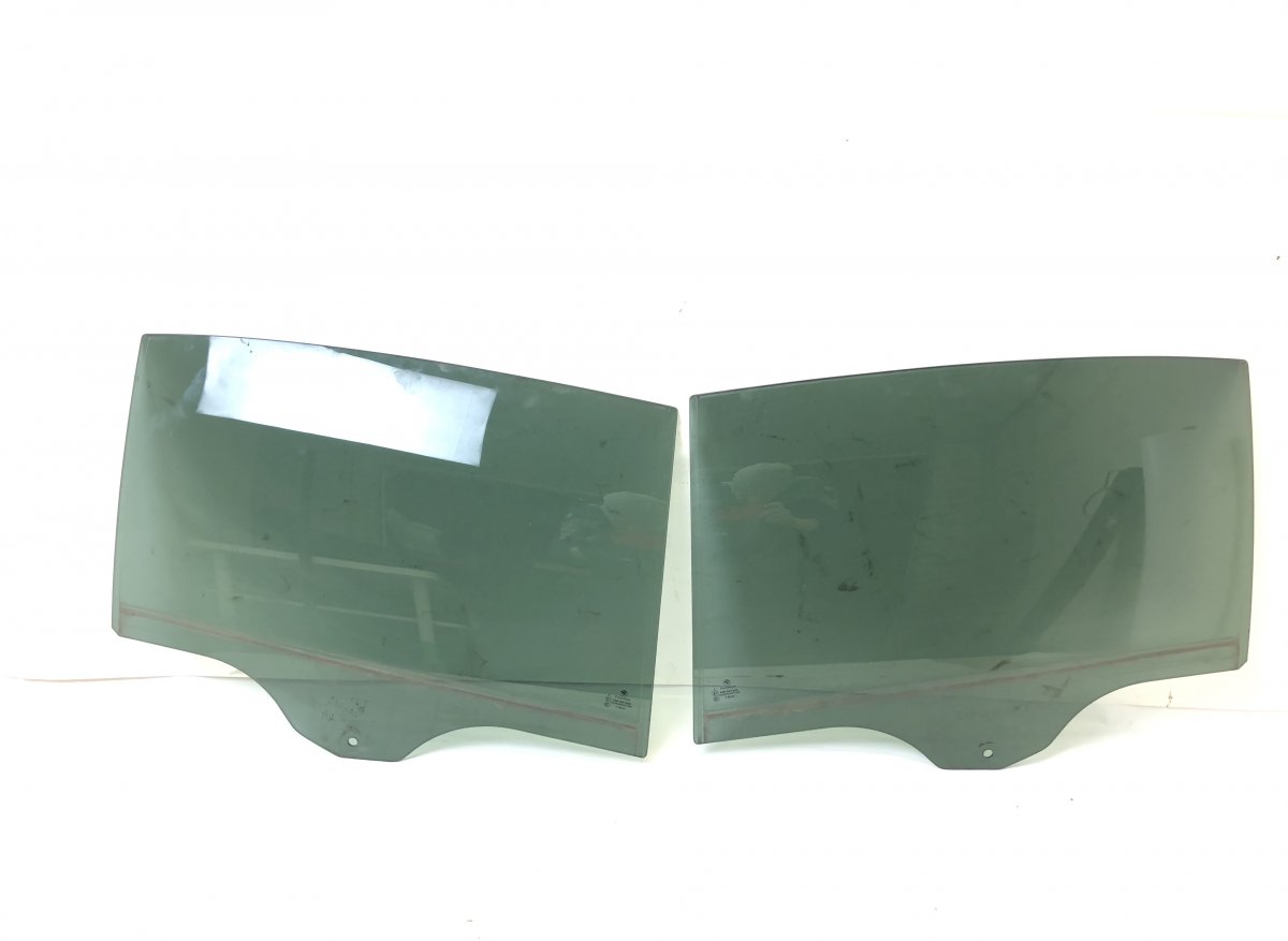 BMW 7 (E65 / E66 / E67 / E68) Door window glass rear left 7043599 7043600 Door window glass rear left BMW...