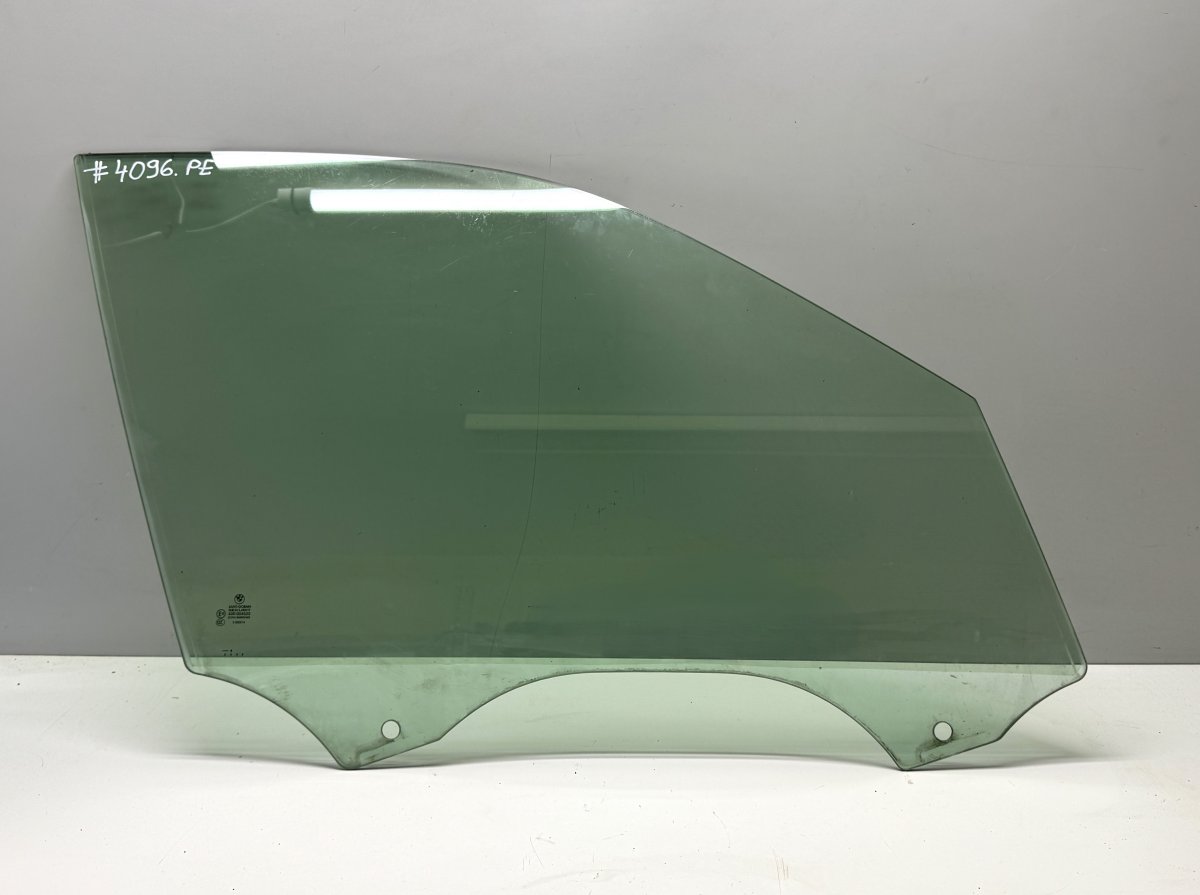 BMW X5 (E70) Door window glass front right 51337137014 7137014 Door window glass front rig...