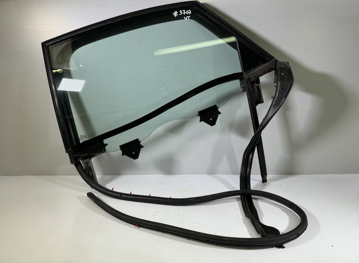 Audi A8 (D3) Door window glass rear left 4E0845025D 4E0839607G Door window glass rear le...