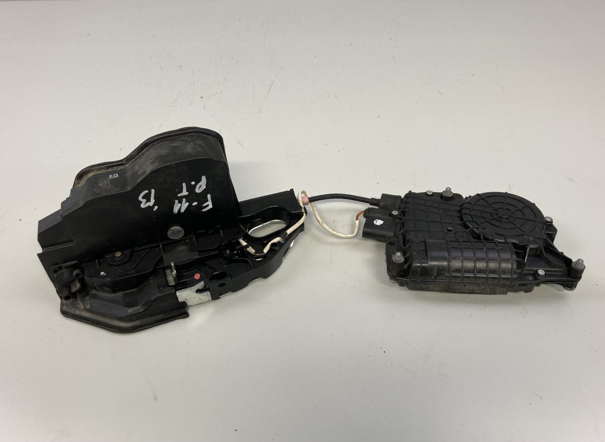 BMW 5 (E60 / E61) Door Lock Rear Right A053702 7154516 Door Lock Rear Right BMW 5 (F10...