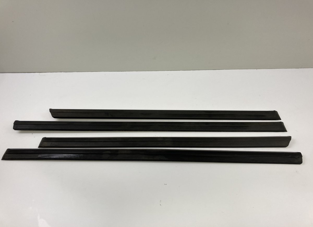 BMW 7 (E32) Door moulding set 51131969205 51131969206 51131969202 51131969201...