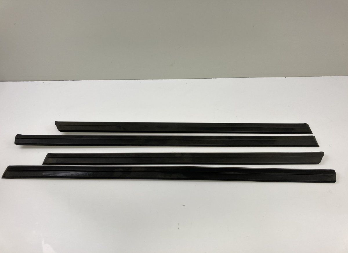 51131969205 51131969206 51131969202 51131969201 Door moulding set BMW 7 (E32) (1986-1994)