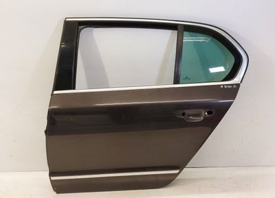3T5833311 Porte arrière gauche SKODA SUPERB II (3T4, 3T5) (2008-2015)