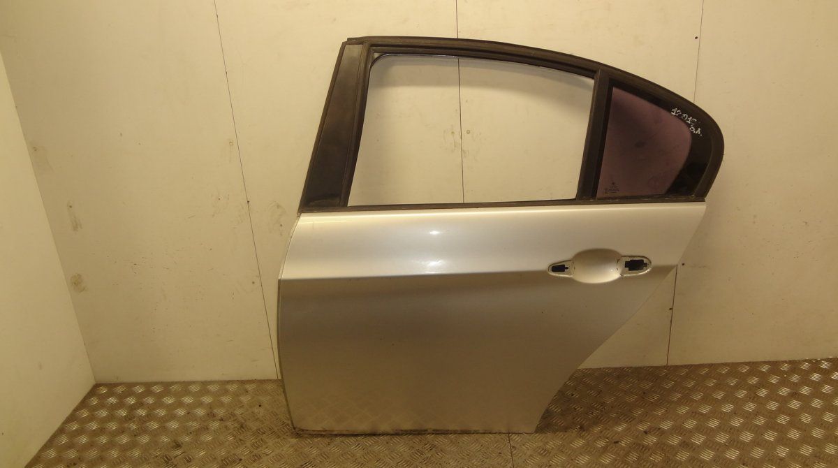 Door Rear  Left BMW 3 (E90, E91, E92, E93) (2005-2011)