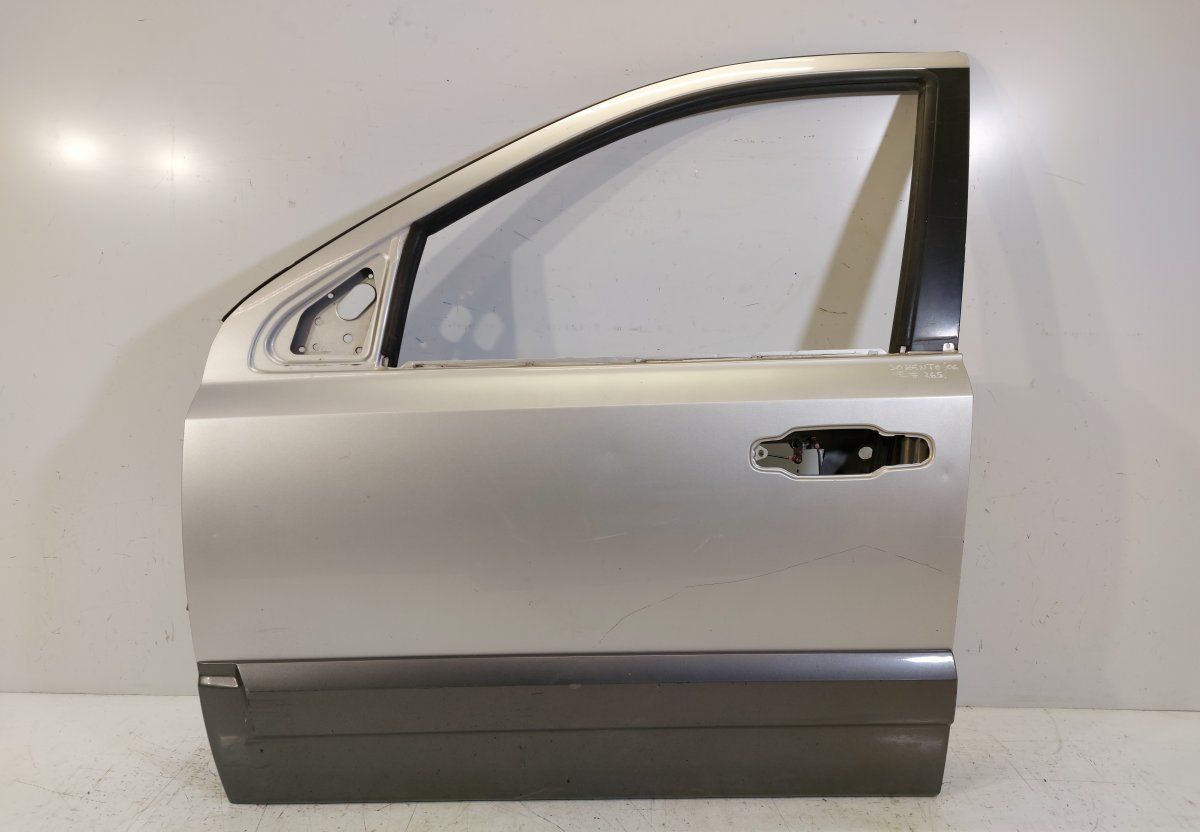 760033E111 Door Front Left KIA SORENTO I (JC) (2002-2009)