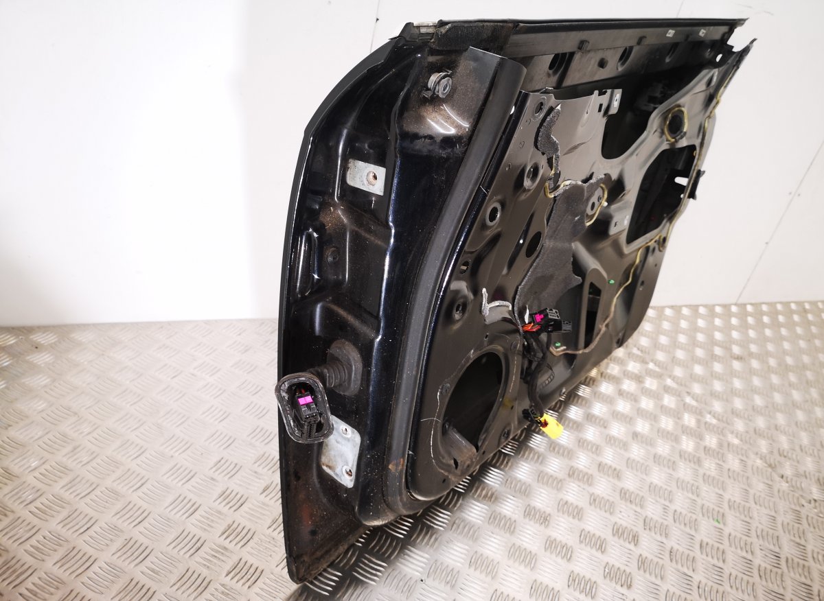Audi A4 (B7) Door Front Right Door Front Right AUDI A4 (B7) (2004-2008)

Gene...