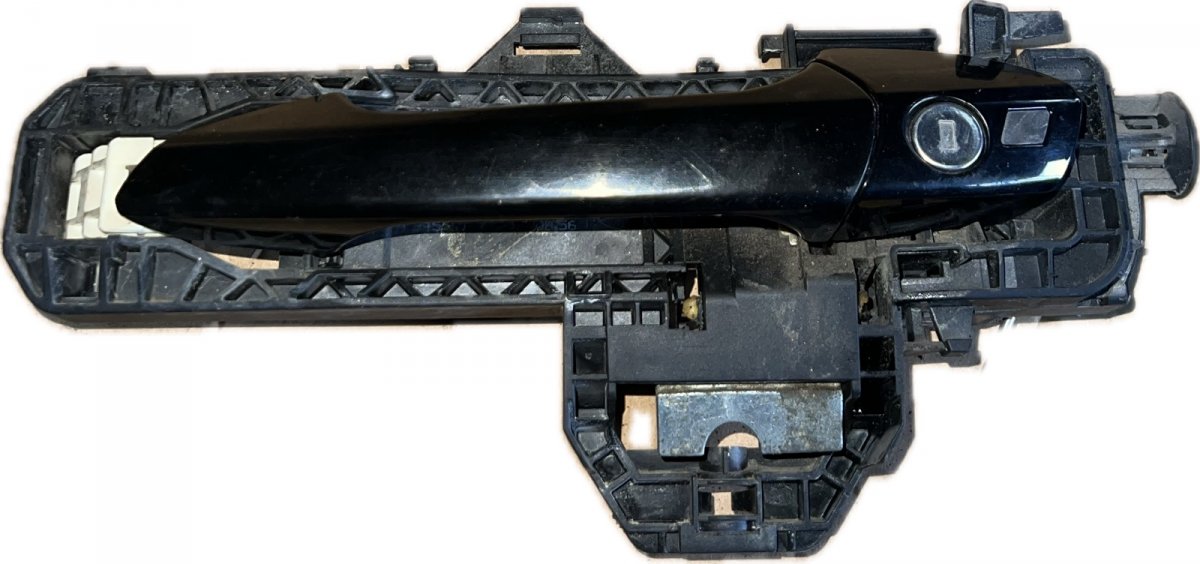 Mercedes-Benz C (W204) Door Handle Exterior Front Left Door Handle Exterior Front Left MERCEDES-BENZ E...