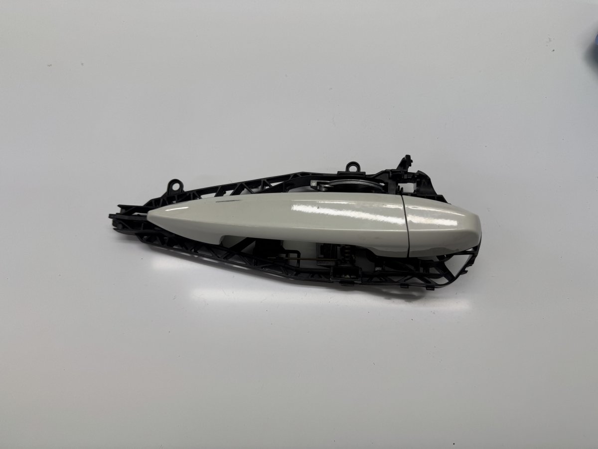 BMW X1 (F48) Door Handle Exterior Front Right 7433844 51217401212 Door Handle Exterior Front ...
