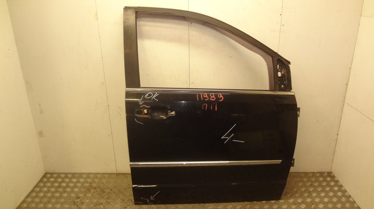 Door Front Right CHRYSLER VOYAGER V (RT) (2007-2016)