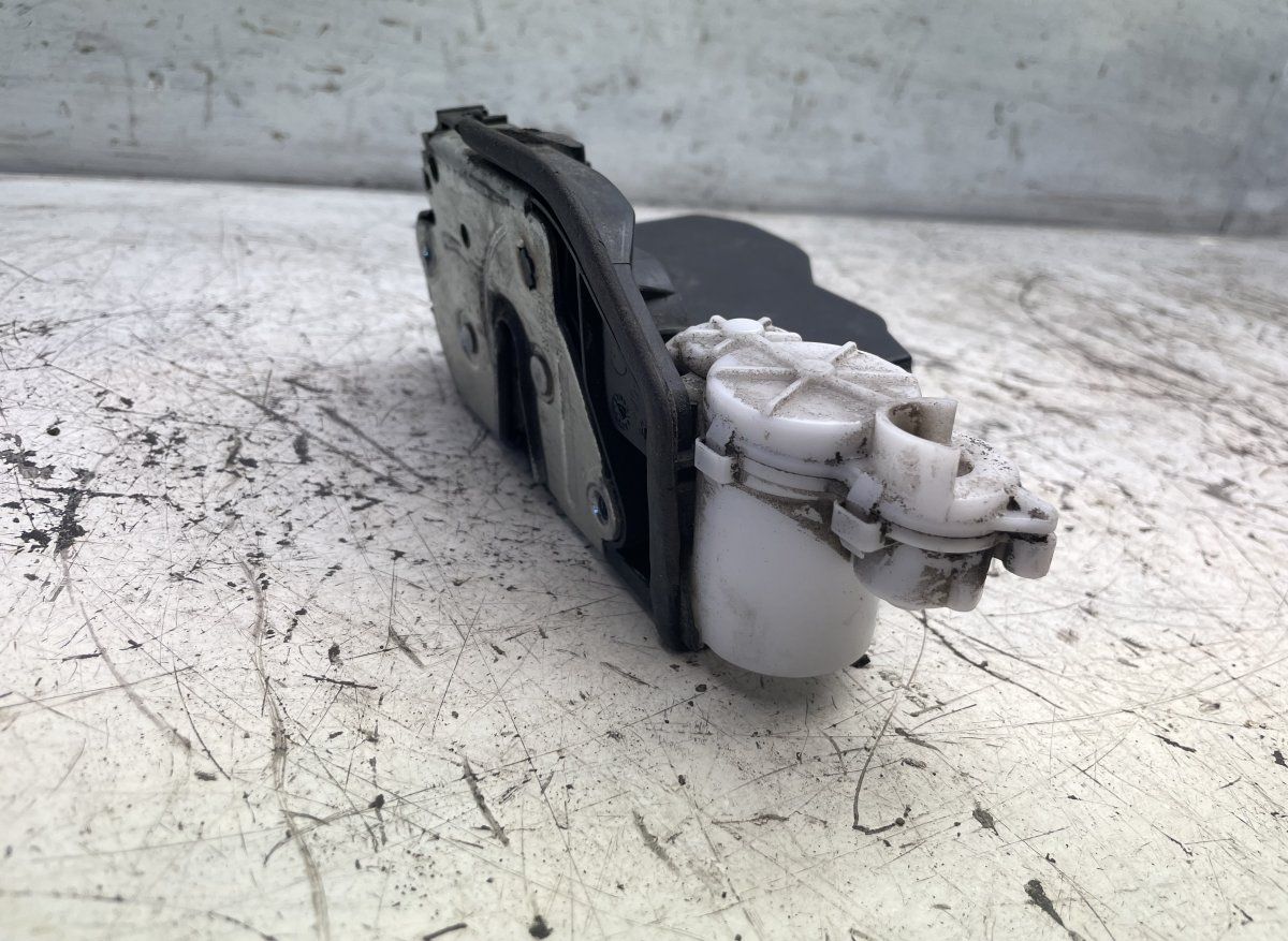 Door Lock Front Left BMW X3 (F25) (2010-2017)