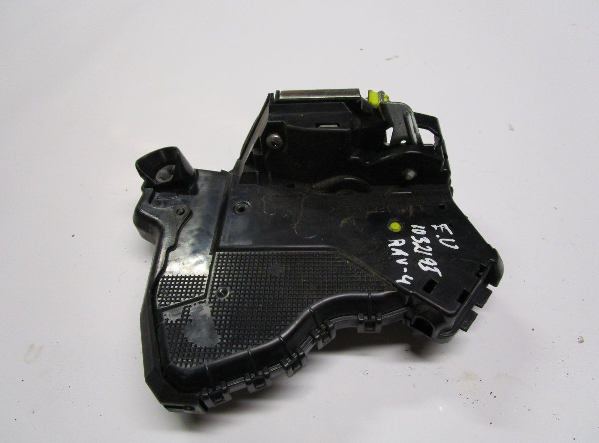 6904042240 Door Lock Front Left TOYOTA RAV 4 III (XA30) (2005-2012)