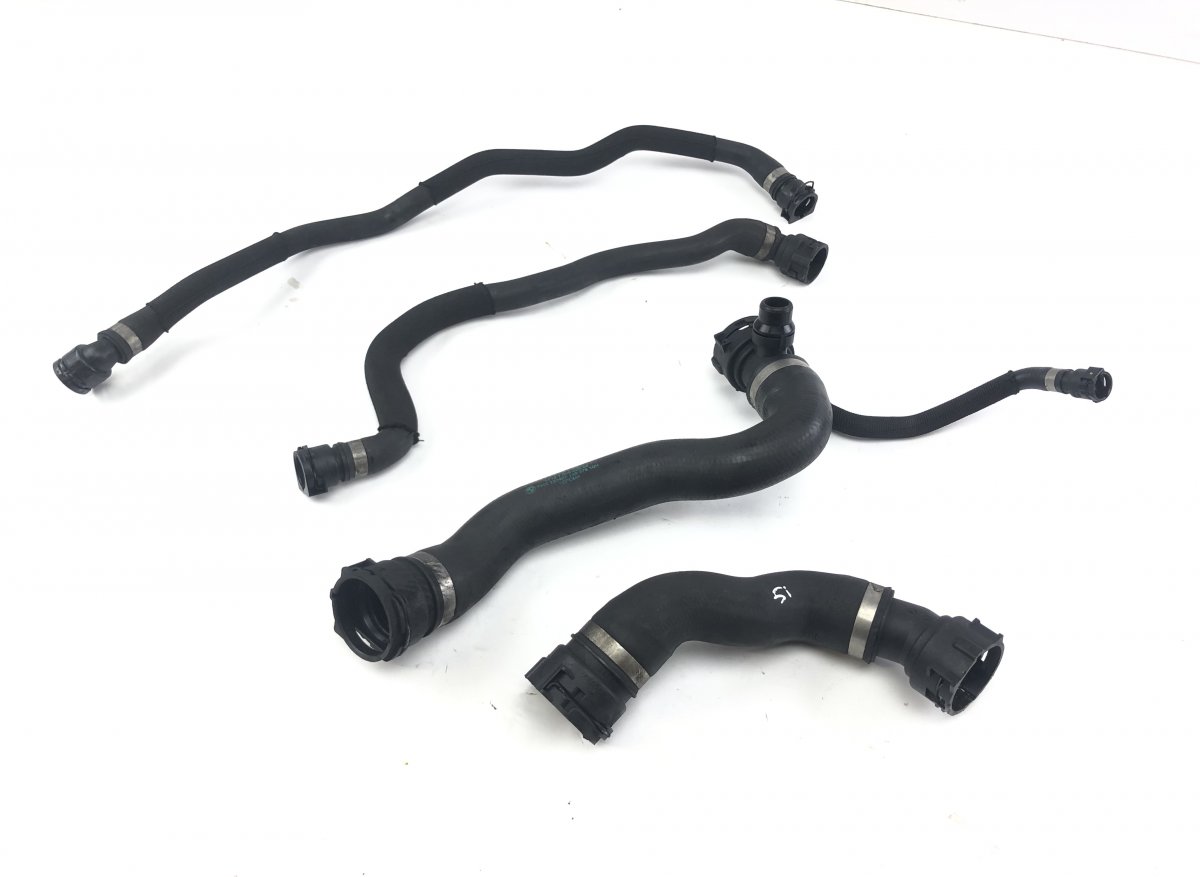 BMW 7 (F01 / F02 / F03 / F04) Jäähdytysnesteletku 7800099 Coolant Hose BMW 7 (F01, F02) (2008-201...