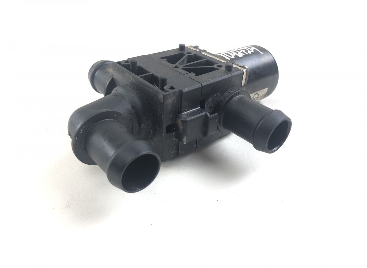 Land Rover Range Rover Sport (L494) Coolant Circulation Pump LR039070 Coolant Circulation Pump LAND ROVER RA...