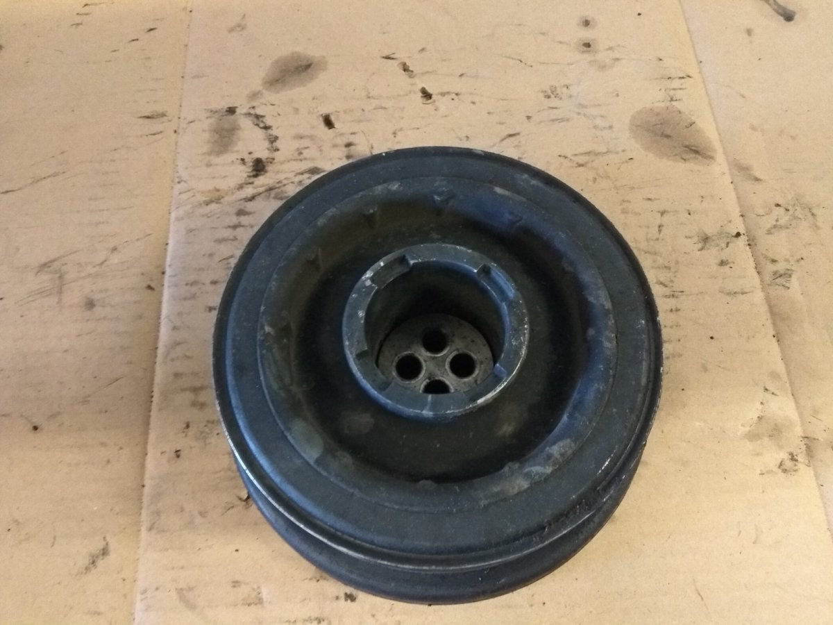 BMW 5 (E60 / E61) Шкив коленчатого вала Crankshaft Pulley BMW 5 (E60, E61) (2003-2010)
...