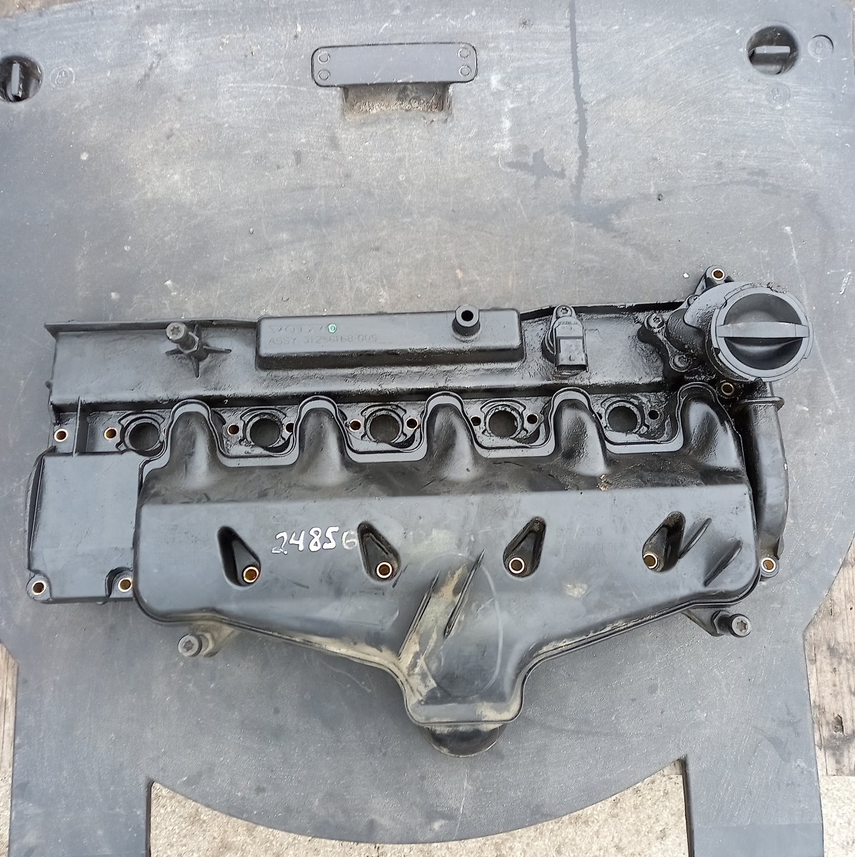 Volvo V70 Cylinder head valve cover 31256168 Cylinder head valve cover VOLVO XC70 I...