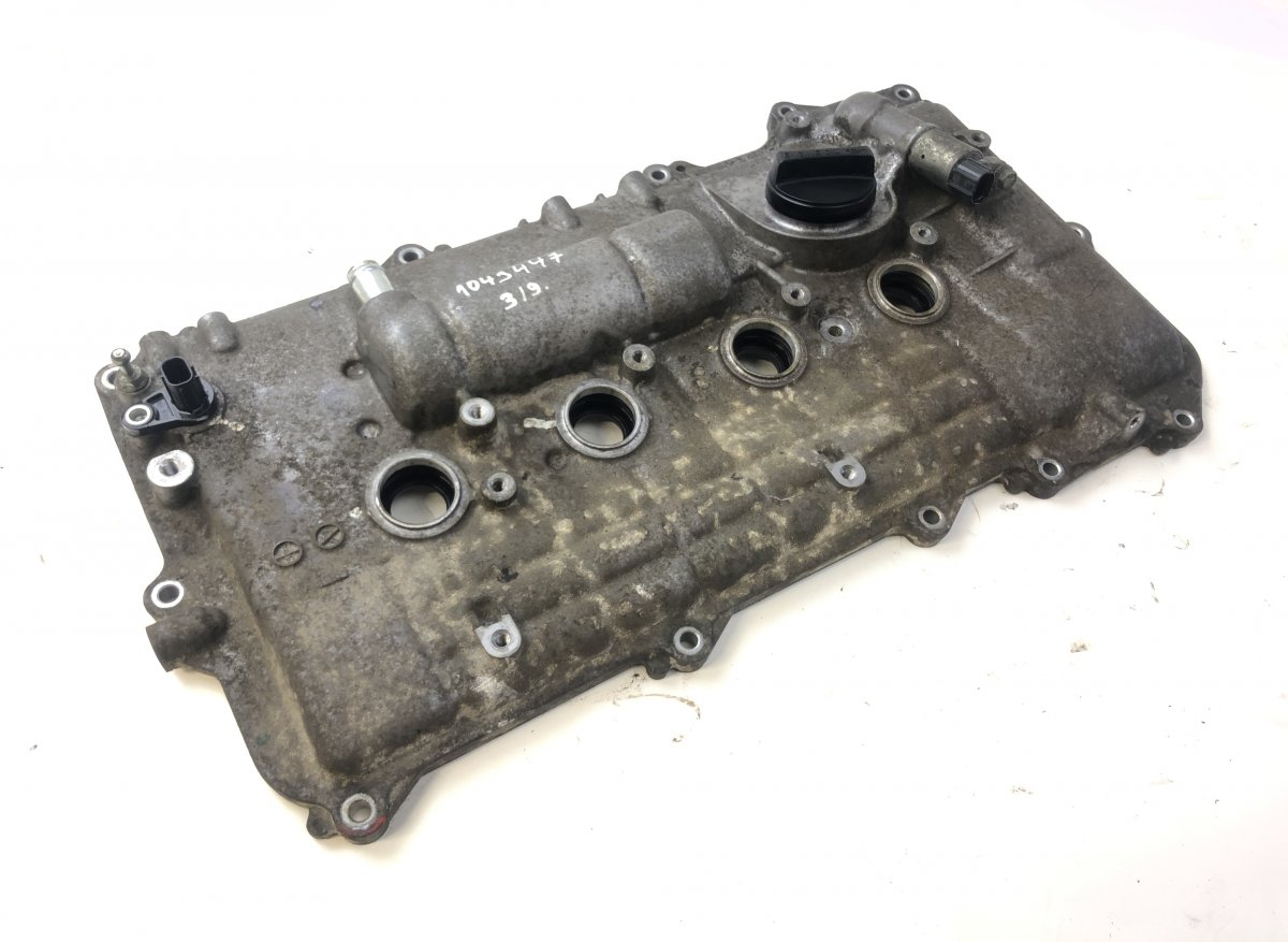 Toyota Auris Cylinder head valve cover 112010T090 1120137040 Cylinder head valve cover...