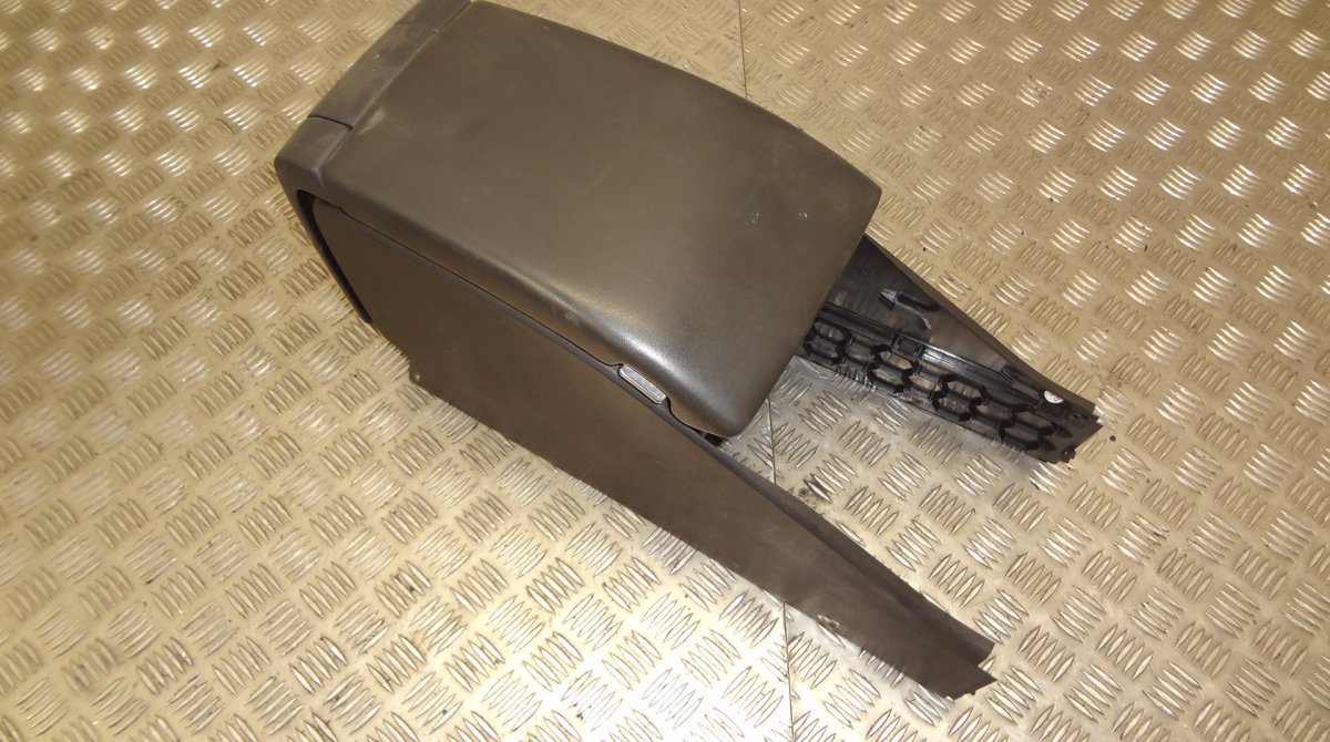 Volvo V70 center console 1158258 center Console VOLVO V70 III (BW) (2007...