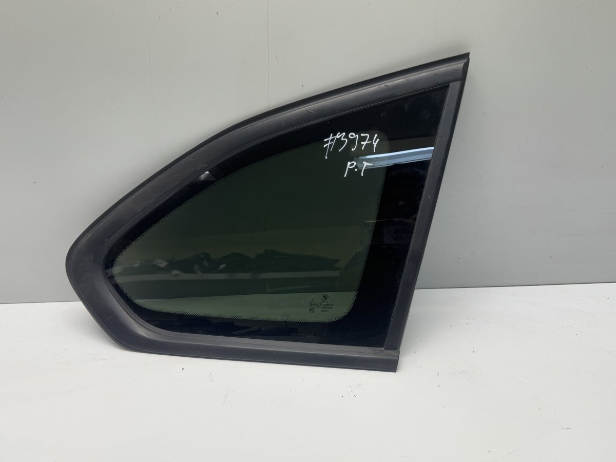 BMW X1 (F48) Chassis Side Window glass Rear Right 51337406870 7406870 Chassis Side Window glass R...
