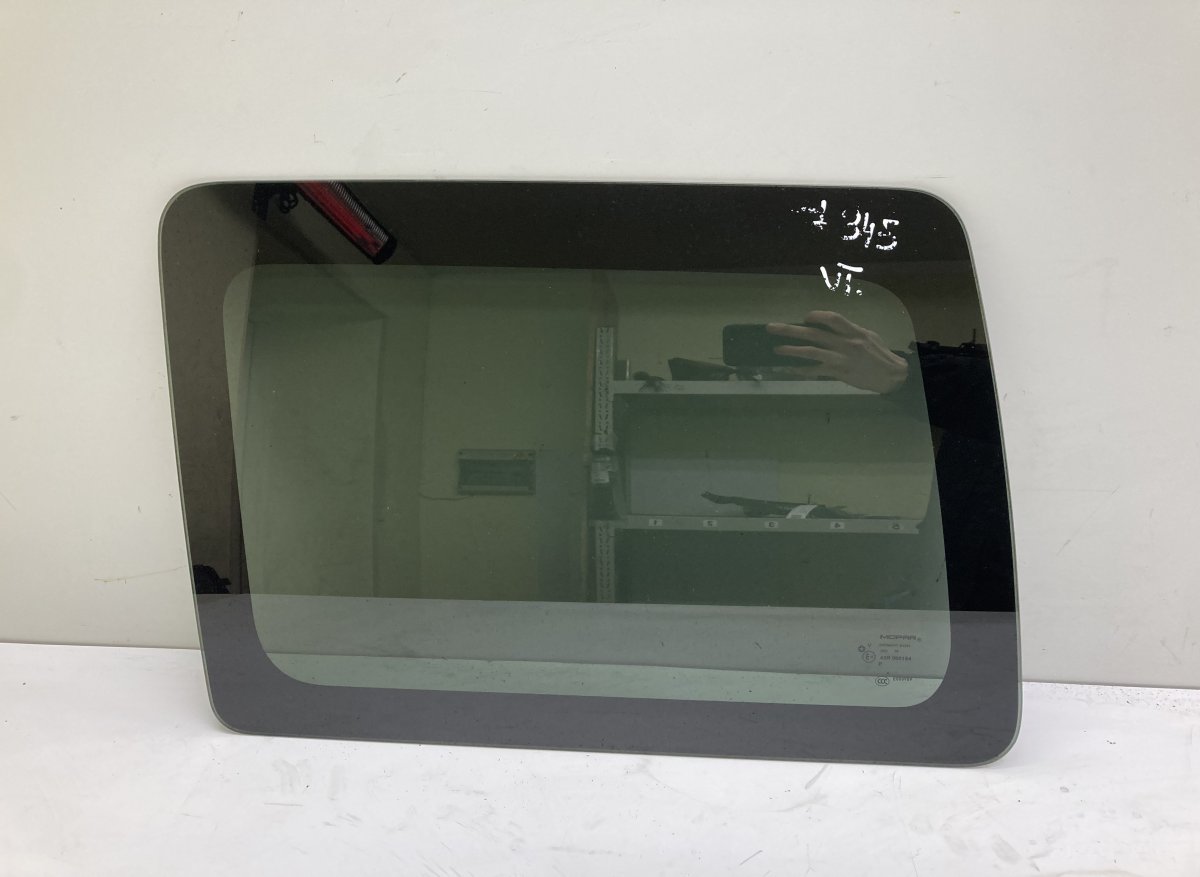 Jeep Patriot Chassis Side Window glass Rear Left 68003727AB Chassis Side Window glass Rear Left ...