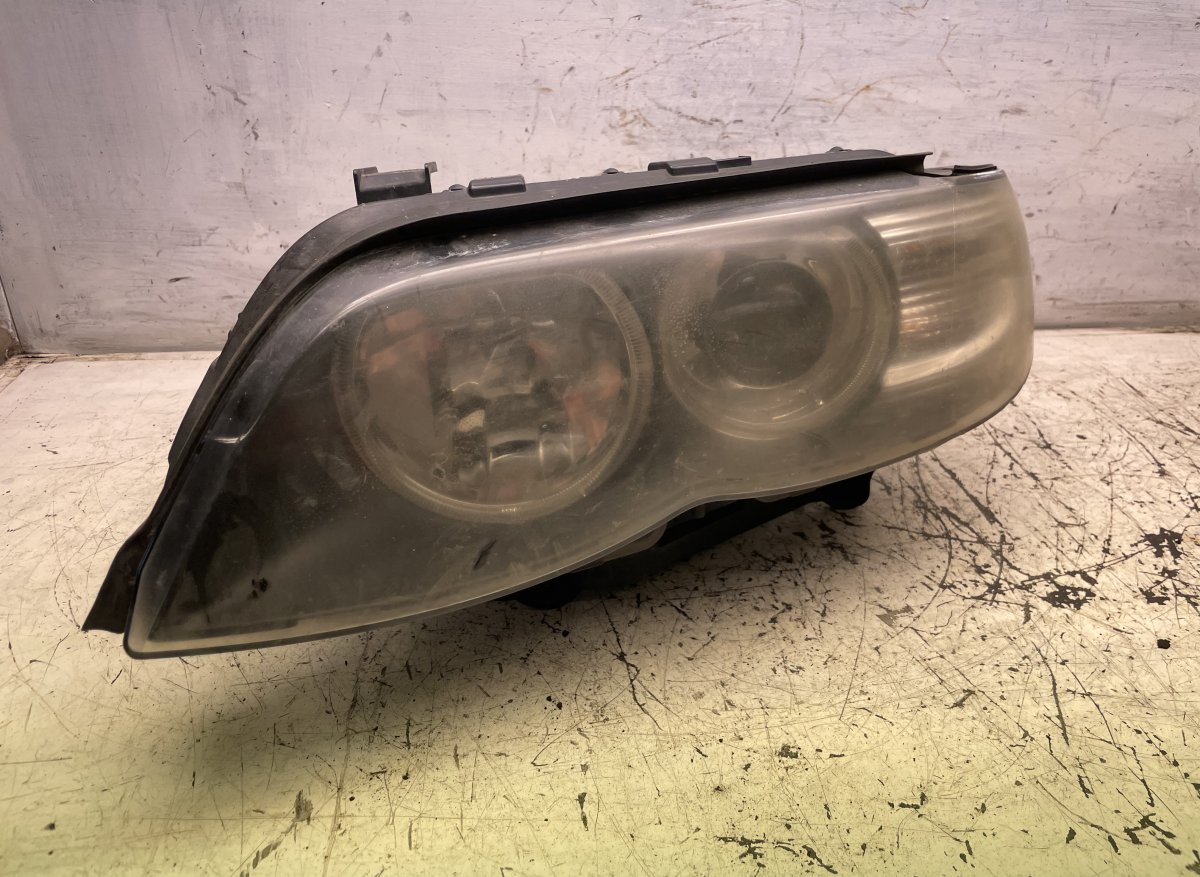 BMW X5 (E53) headlight left Headlight left BMW X5 (E53) (2000-2007)

Part c...